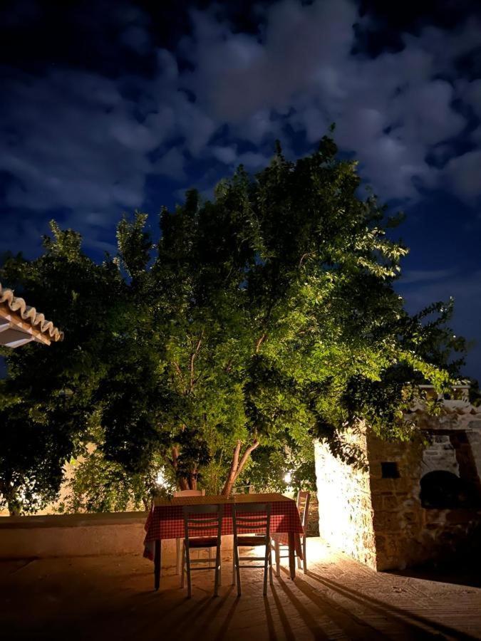 Aνεξάρτητη Παραδοσιακή Πέτρινη Κατοικία Corinth Ngoại thất bức ảnh